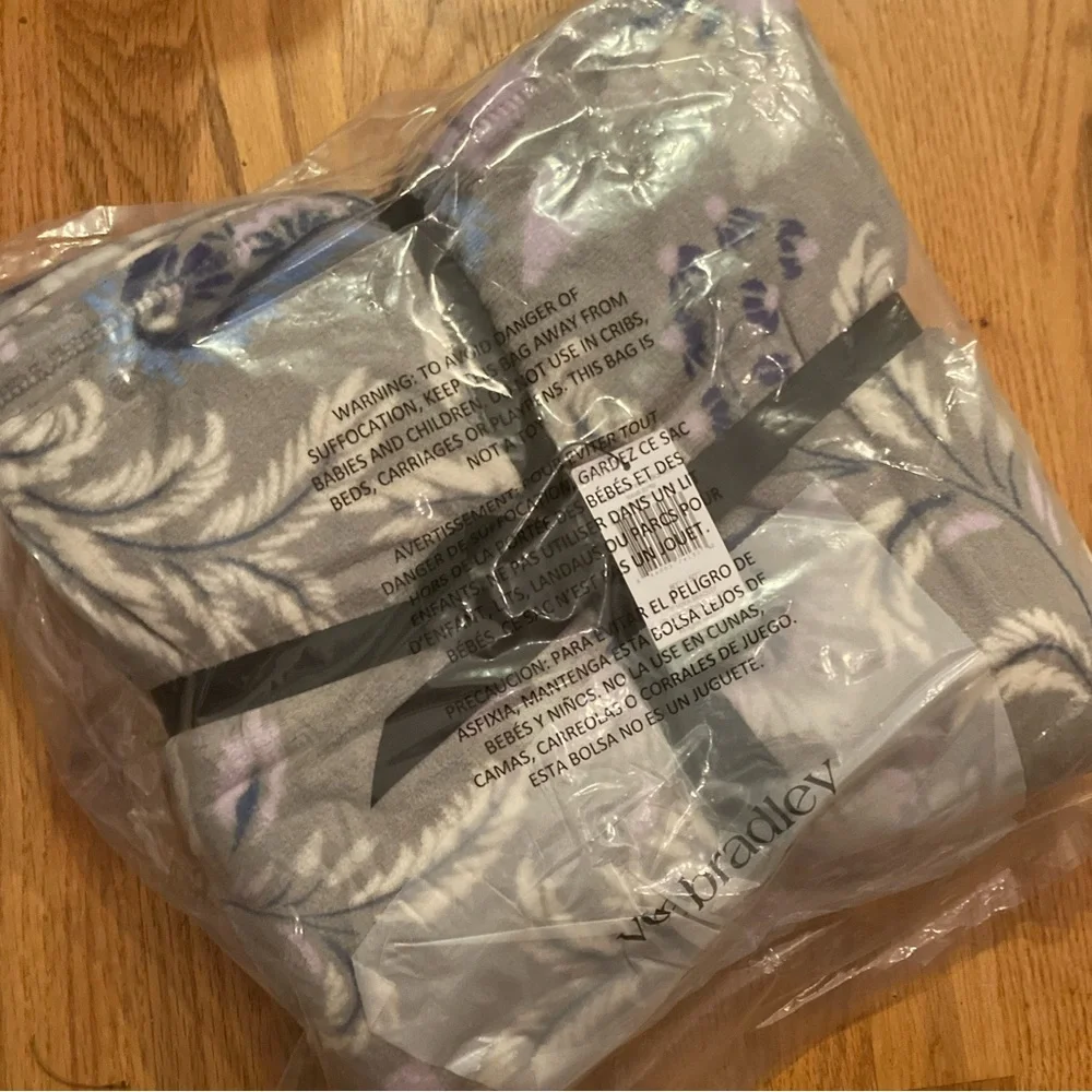 Vera Bradley Essential Throw Blanket Venetian Paisley Ice Blue - NWT